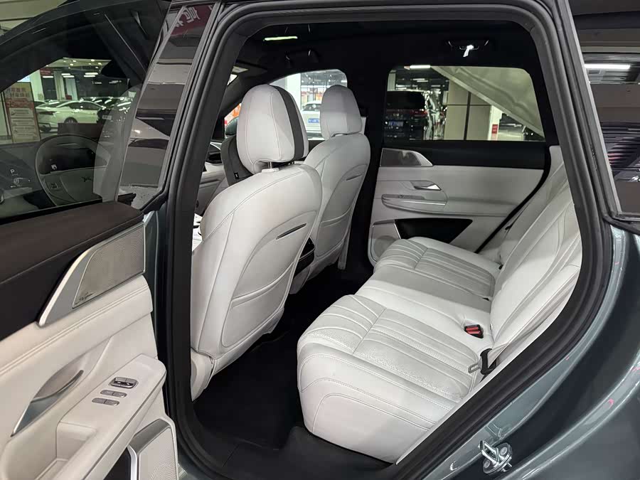 Xpeng G9 2025 immagine di auto #11