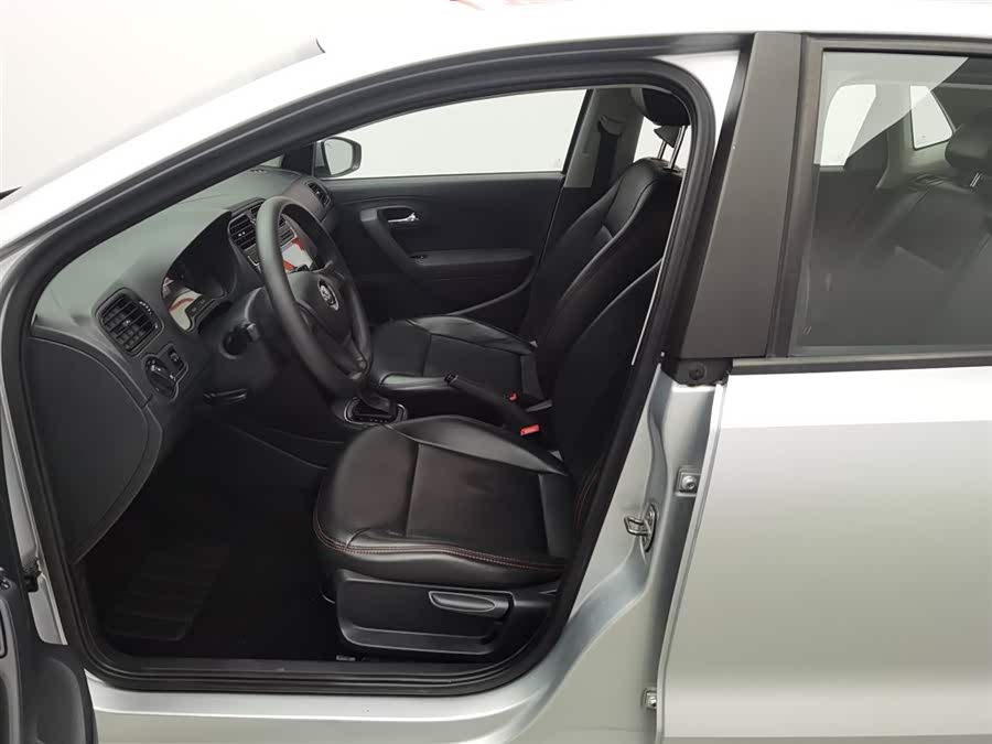 Volkswagen Polo 2017 car image #11