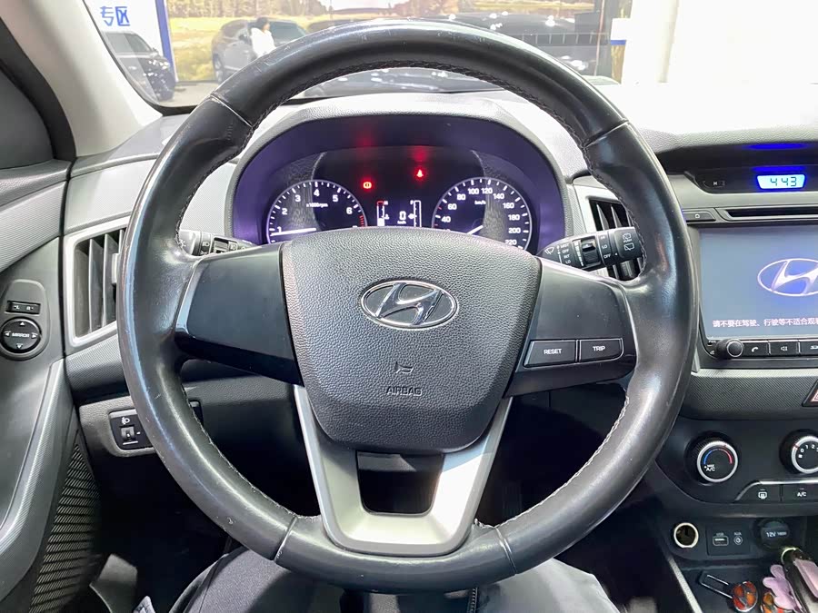 Hyundai ix25 2016 #11 Hyundai ix25 2016 car image #11