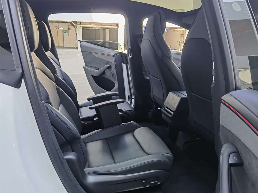 特斯拉 Model Y L 2025 汽车图片 #11