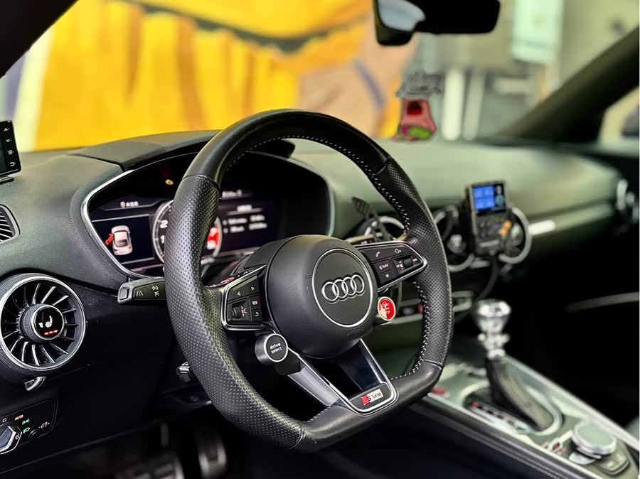 Audi TT 2011 image de voiture #11