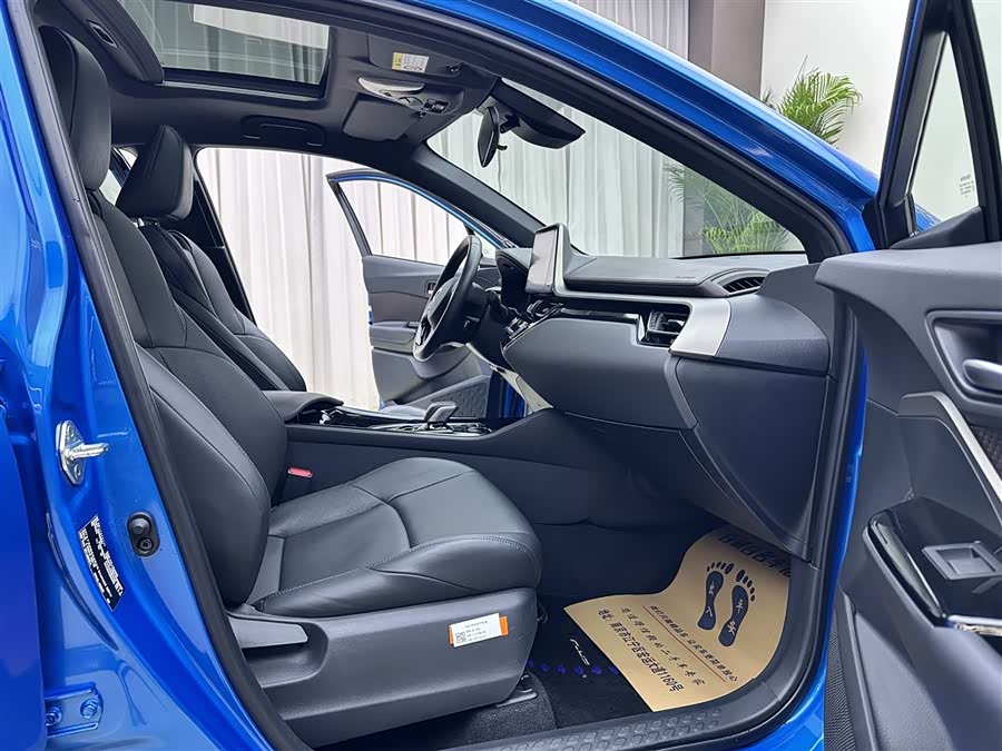 Toyota C-HR EV 2021 immagine di auto #11