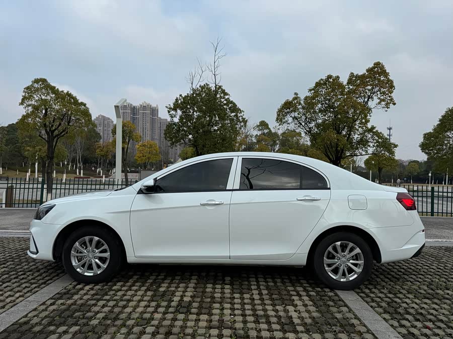 GEELY Emgrand 2022 #11 GEELY Emgrand 2022 car image #11