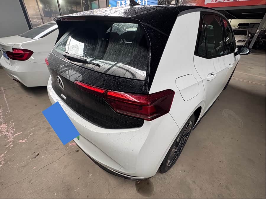 Volkswagen ID.3 2024 immagine di auto #11