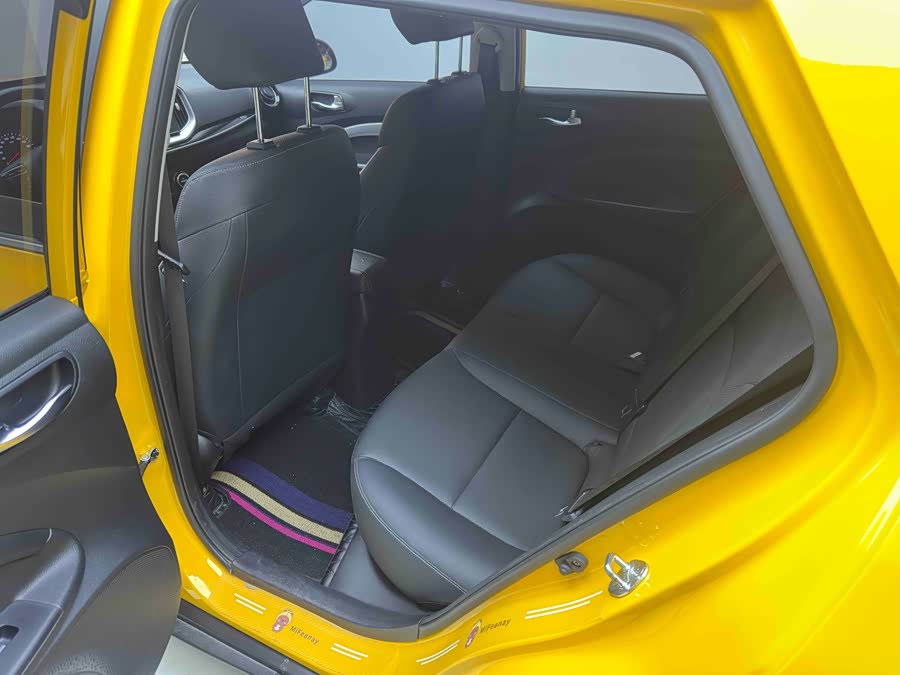 Kia 2021 car image #11