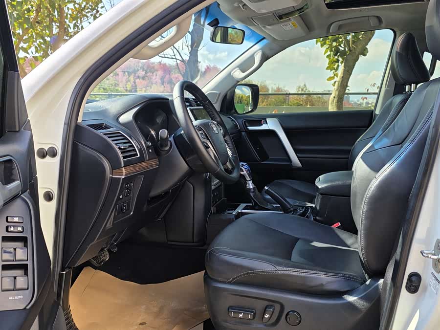 Toyota Land Cruiser Prado 2019 صورة سيارة #11