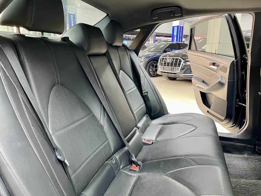 Toyota Avalon 2019 car image #11