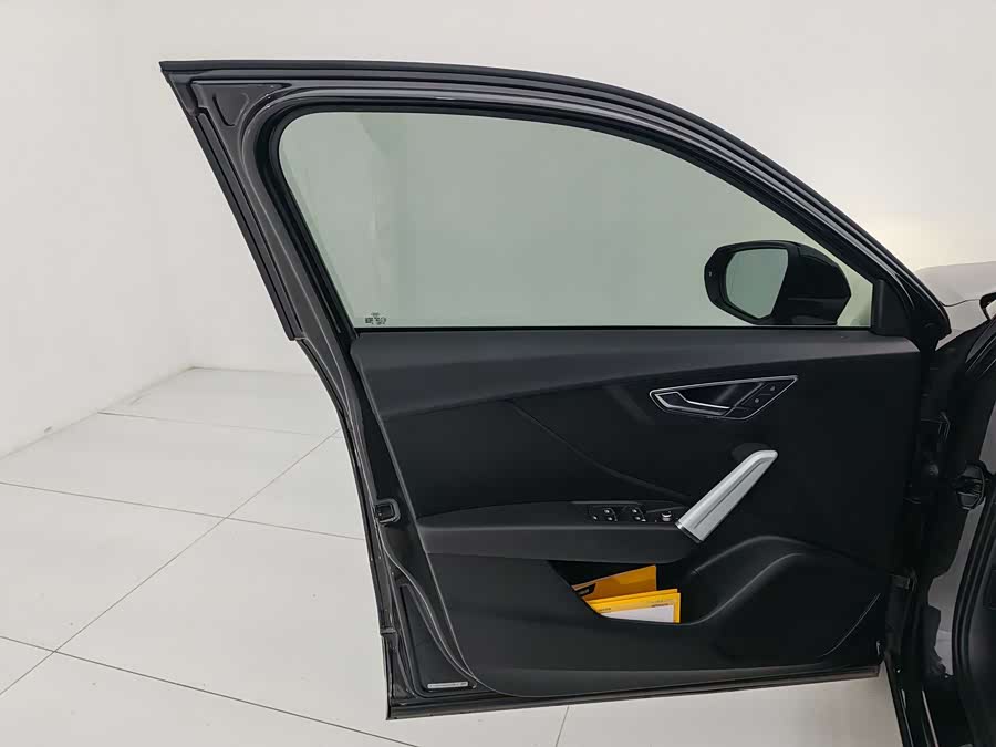 Q2L 2019 car image #11
