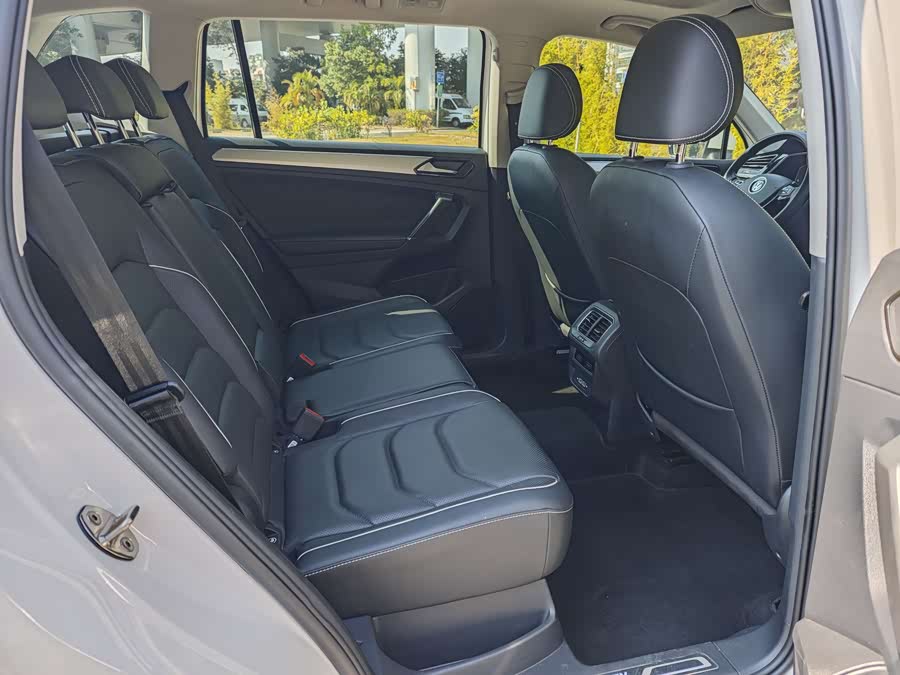 Volkswagen Tiguan L New Energy 2020 car image #11