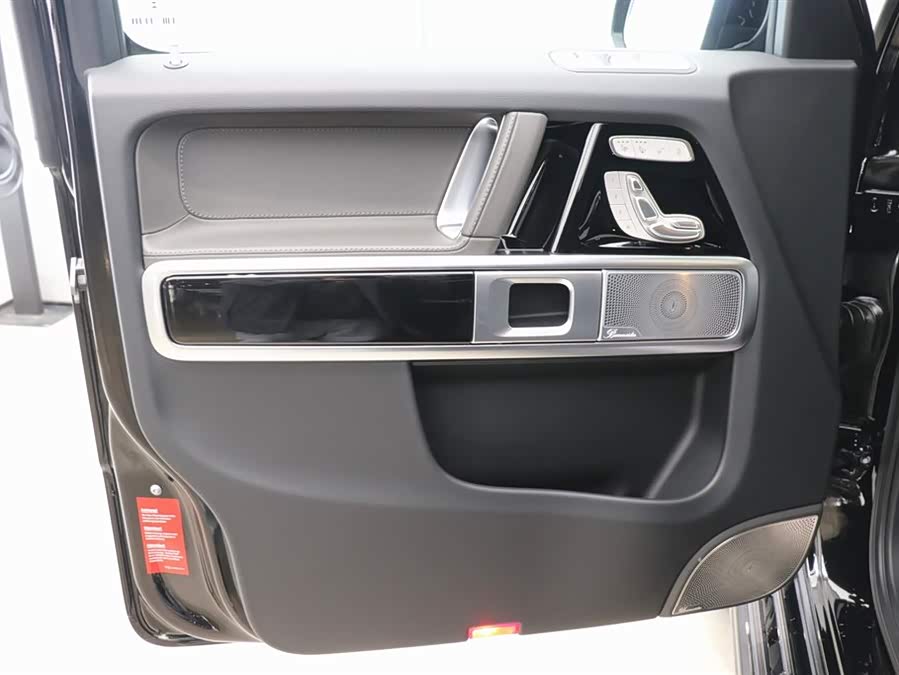 Mercedes-Benz 2025 car image #11