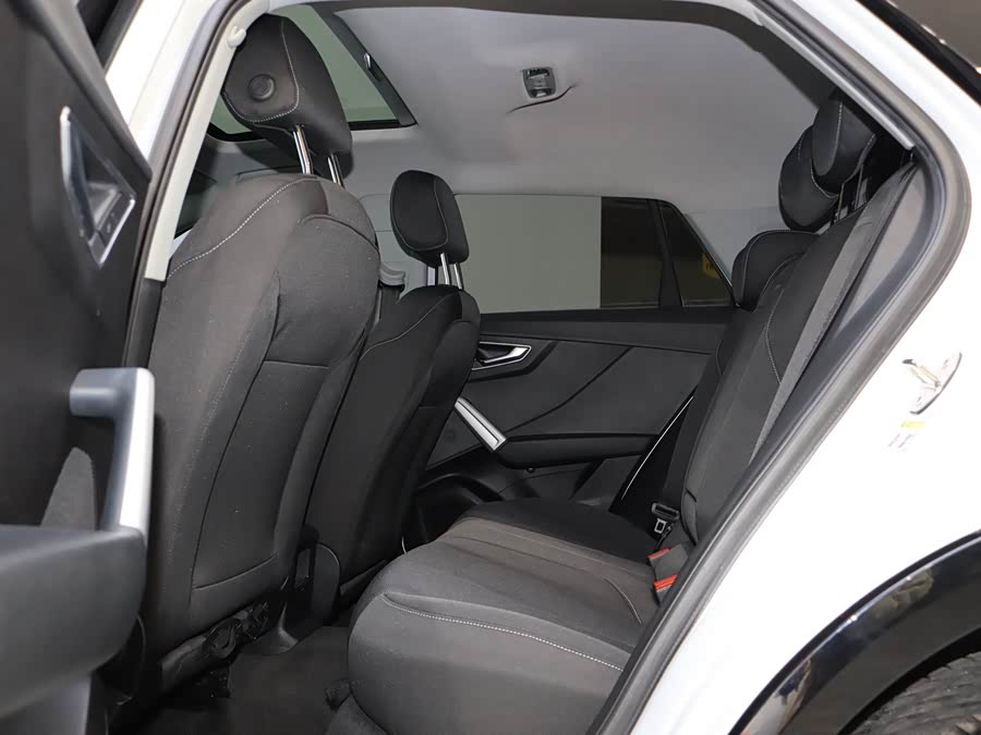 Audi Q2L 2020 صورة سيارة #11