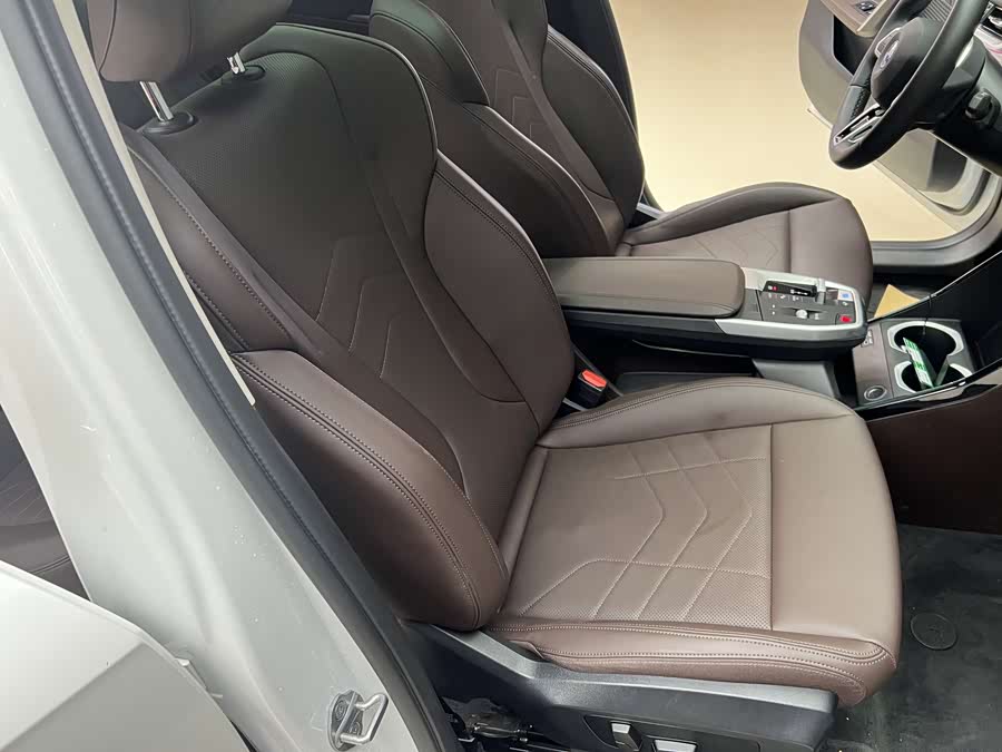 BMW iX1 2024 #11 BMW iX1 2024 car image #11