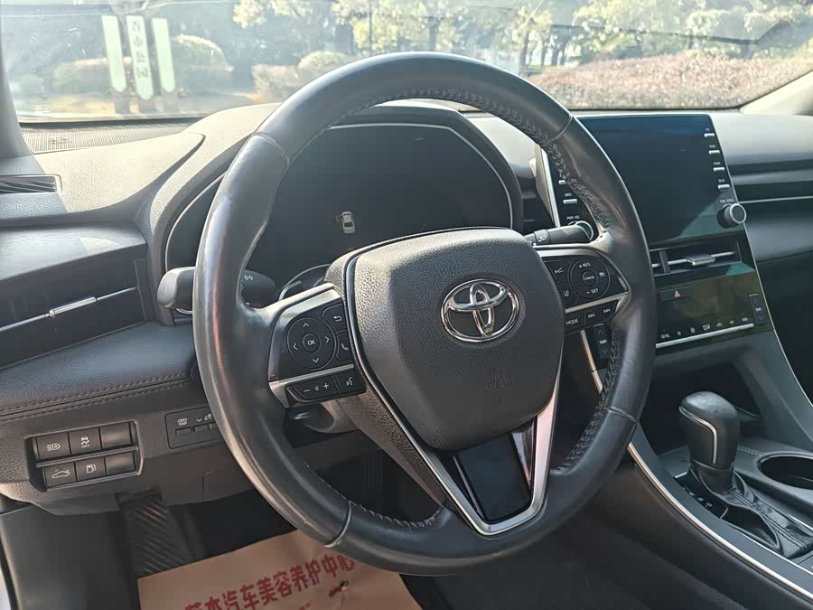 Toyota Avalon 2021 car image #11