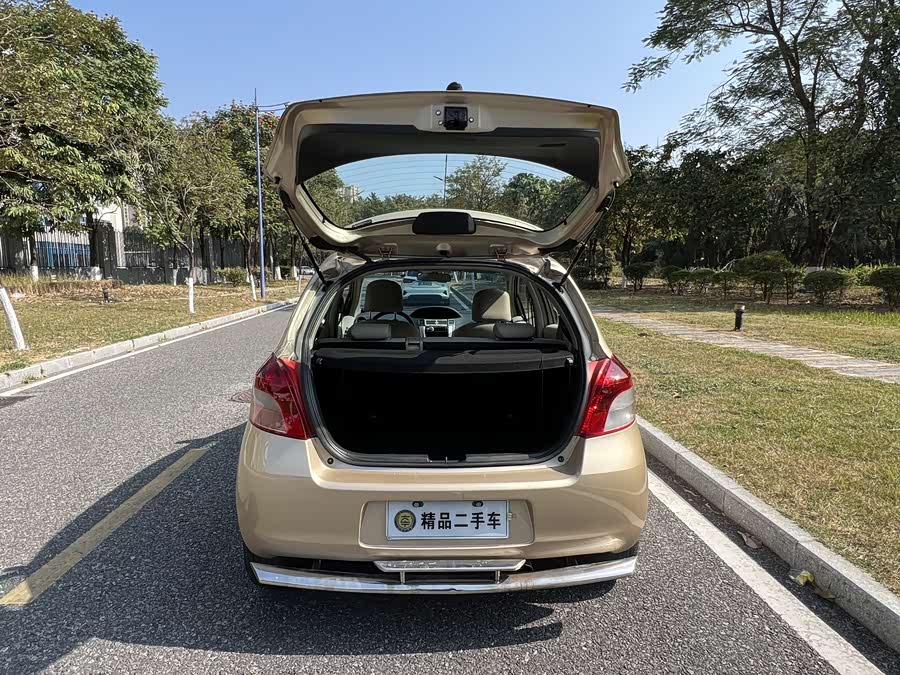 Toyota Yaris 2010 imagem de carro #11