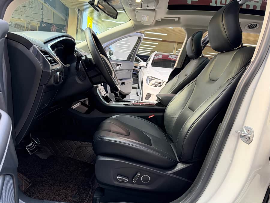 Ford Edge 2018 immagine di auto #11