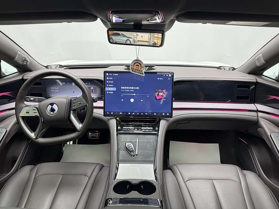 Denza Z9 2024 #11 Denza Z9 2024 car image #11