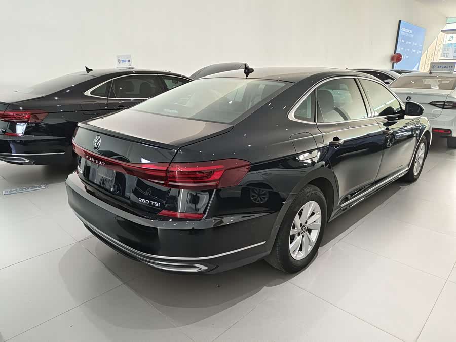 Volkswagen Passat 2023 car image #11