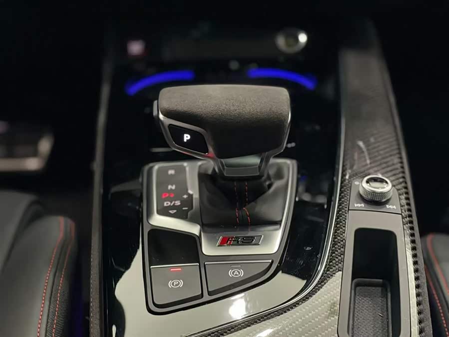 Audi RS 4 2023 car image #11