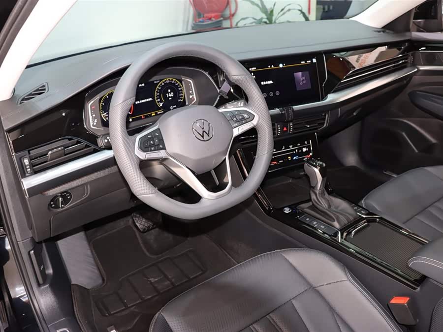 Volkswagen Passat 2025 car image #11
