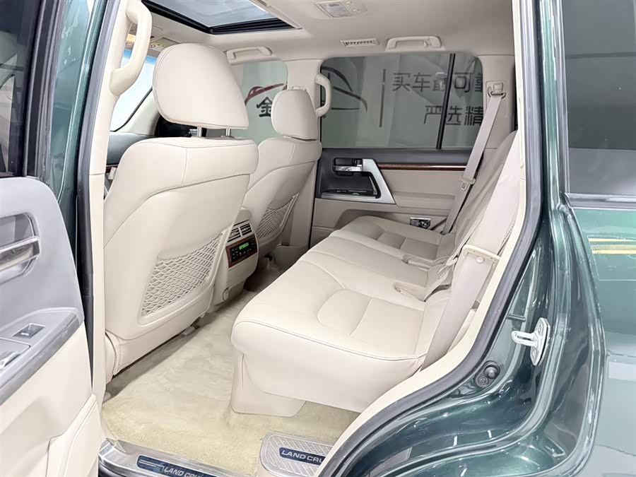 Toyota Land Cruiser 2014 car image #11