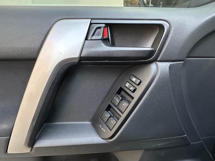 Toyota Land Cruiser Prado 2016 #11 Toyota Land Cruiser Prado 2016 car image #11