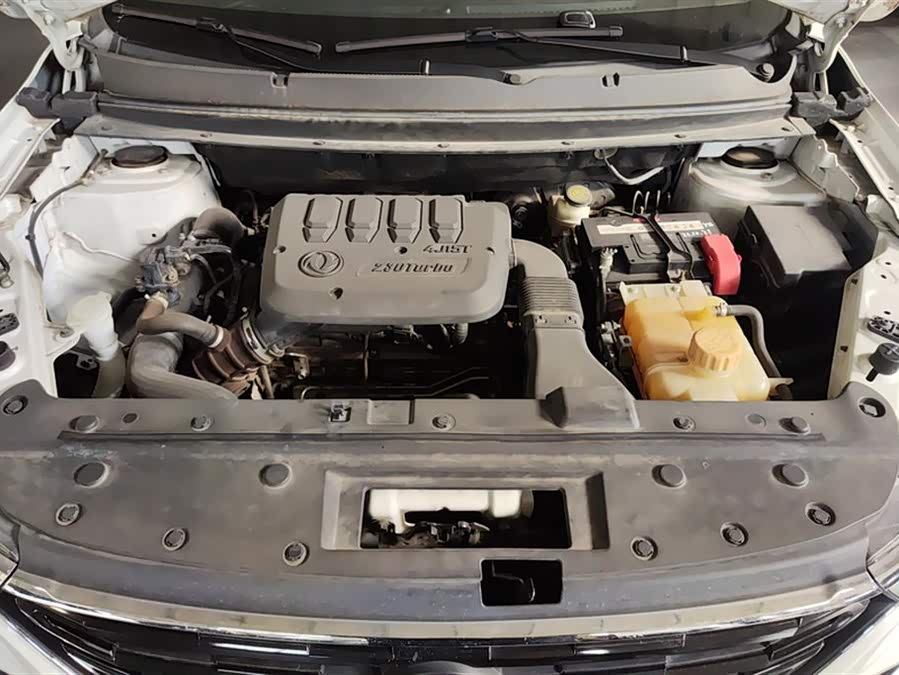 Forthing T5 2019 imagen de coche #11