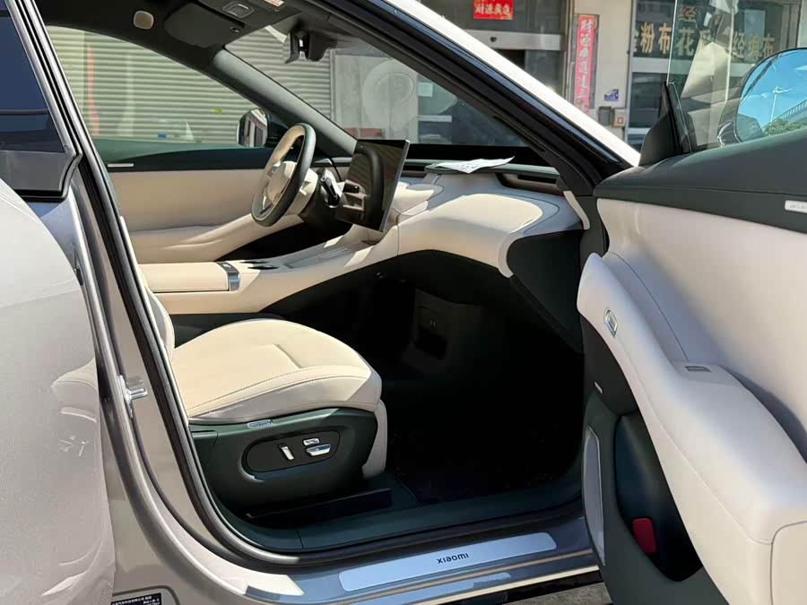 MI YU7 2025 immagine di auto #11