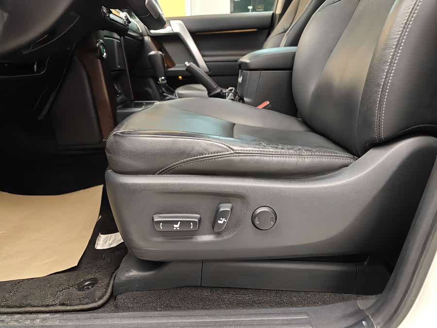 Toyota Land Cruiser Prado 2017 car image #11