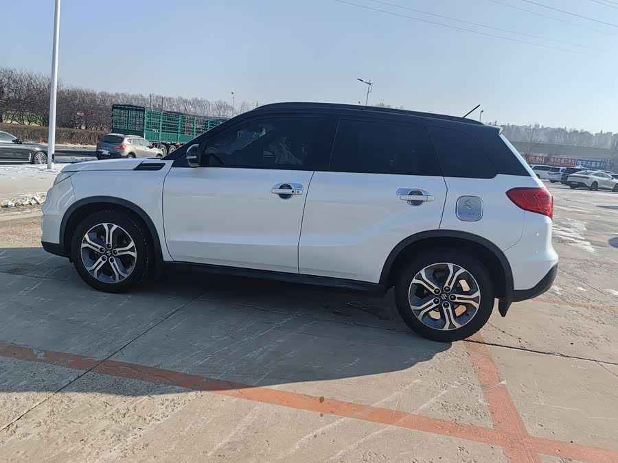 Suzuki Vitara 2017 car image #11