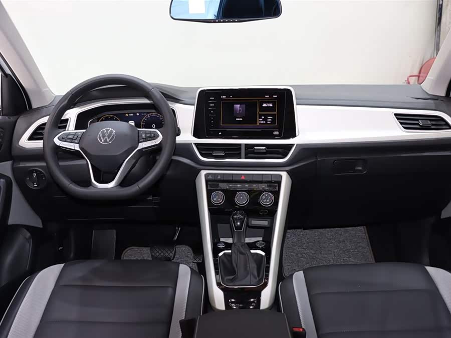 Volkswagen T-Roc 2023 car image #11