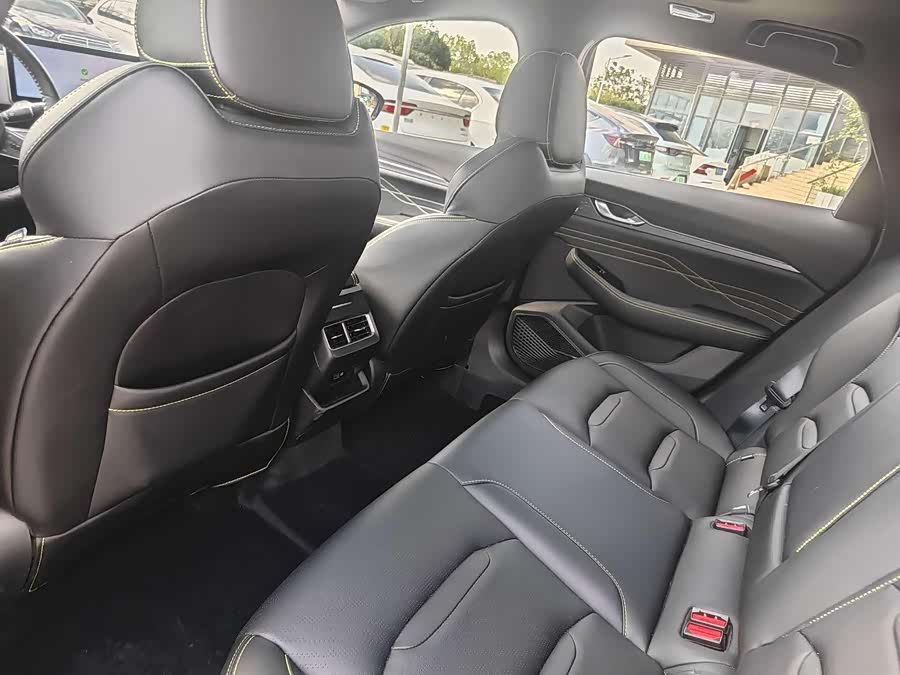 GEELY Preface 2022 image de voiture #11