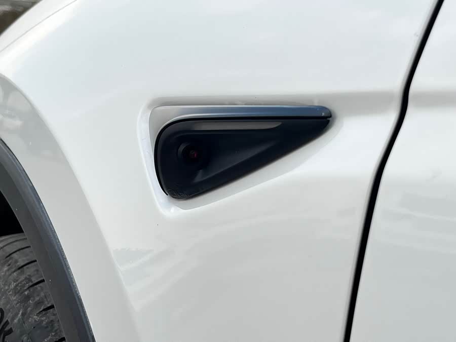 Tesla Model Y 2025 #11 Tesla Model Y 2025 car image #11