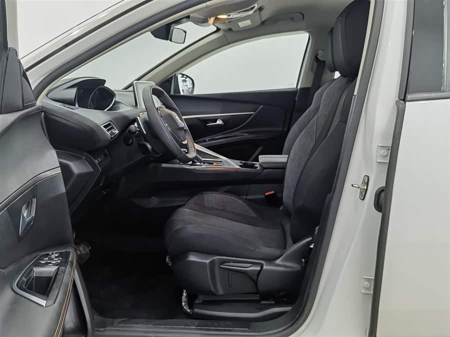 Peugeot 5008 2020 car image #11