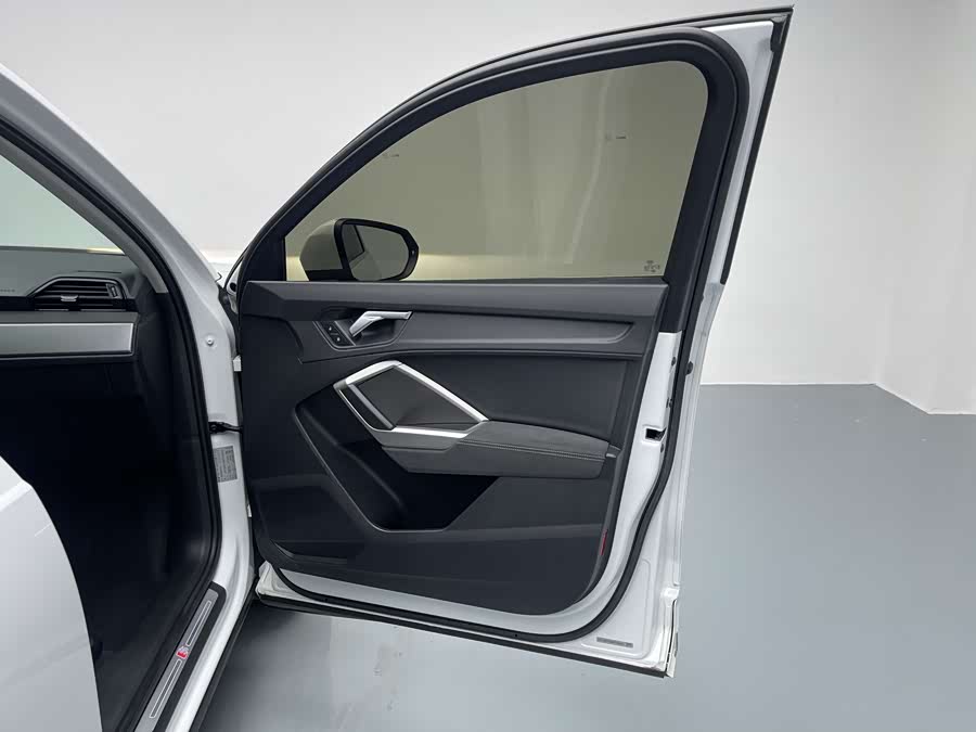 Audi Q3 2022 imagem de carro #11