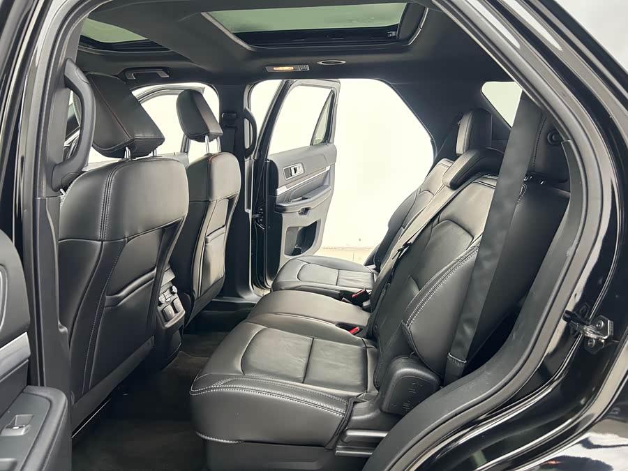 Ford Explorer (Imported) 2018 immagine di auto #11