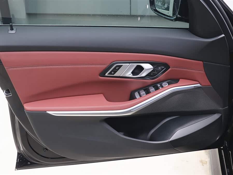 BMW i3 2024 car image #11