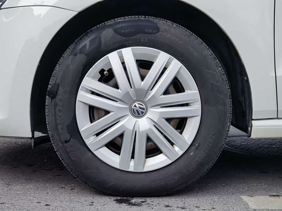 Volkswagen Polo 2019 car image #11