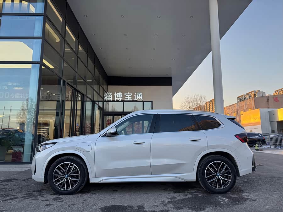 BMW iX1 2025 #11 BMW iX1 2025 car image #11