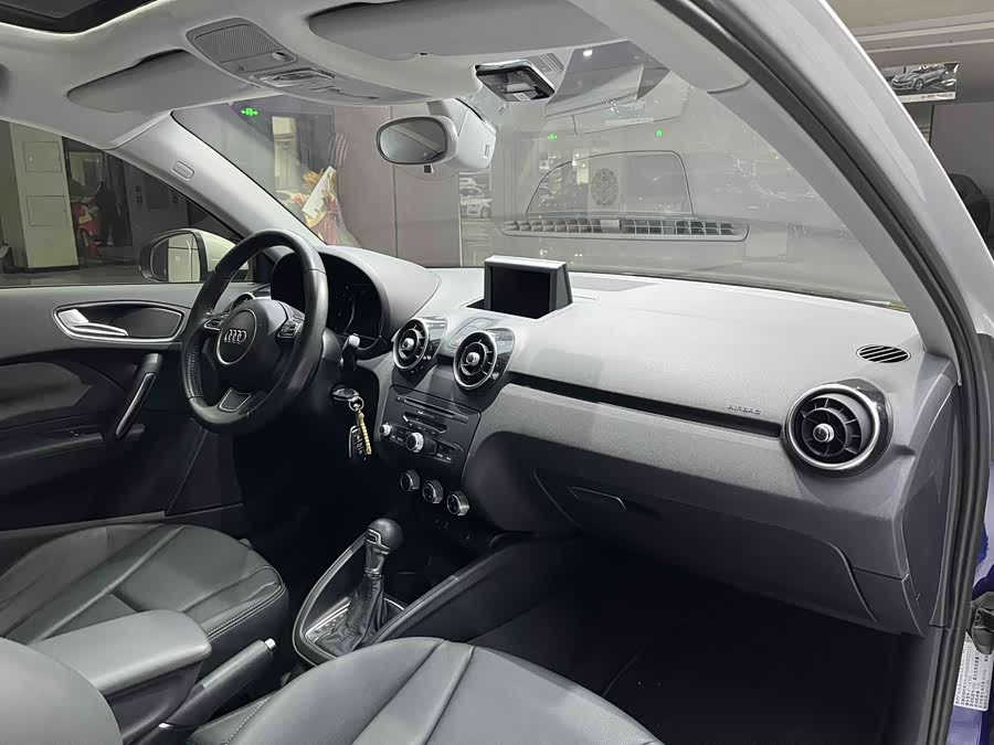 Audi A1 2014 car image #11