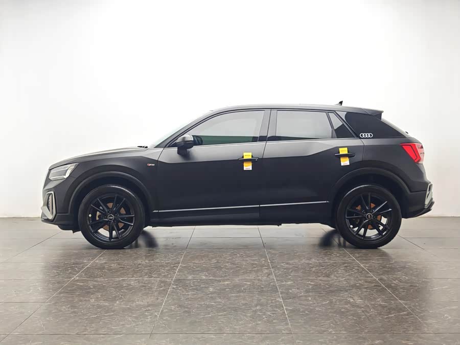Audi Q2L 2023 car image #11