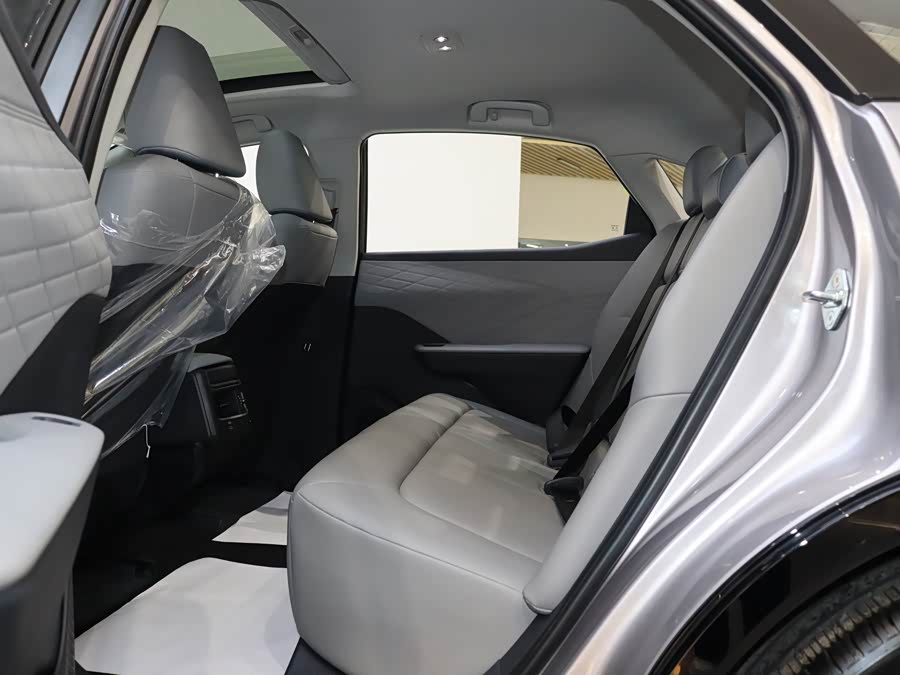 Toyota bZ3 2025 immagine di auto #11