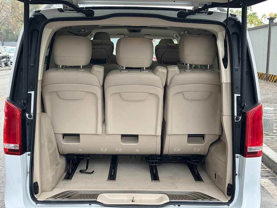 Mercedes-Benz V Class 2017 immagine di auto #11