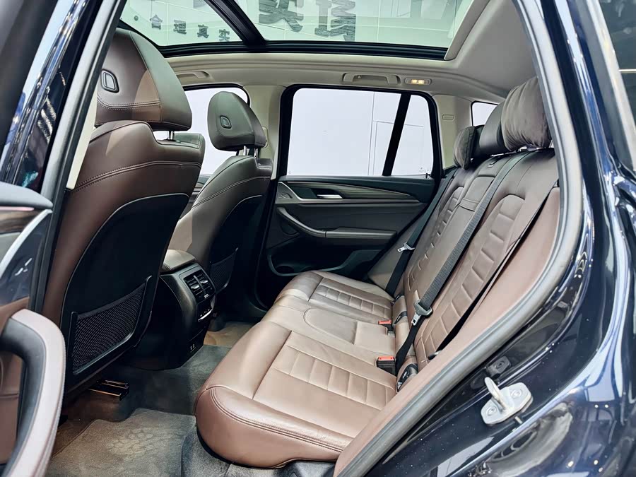 BMW X3 2019 car image #11
