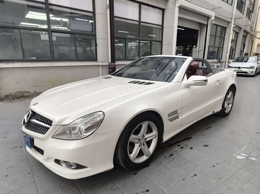 Mercedes-Benz SL Class 2010 car image #11