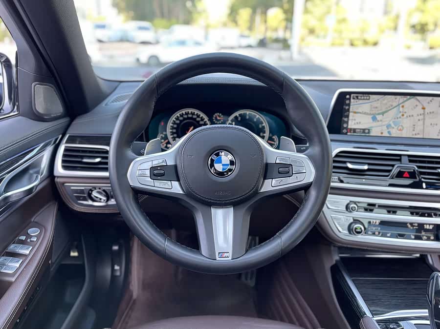BMW 7 Series 2018 car image #11