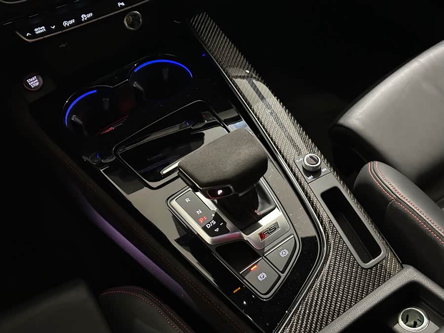 Audi RS 4 2022 immagine di auto #11