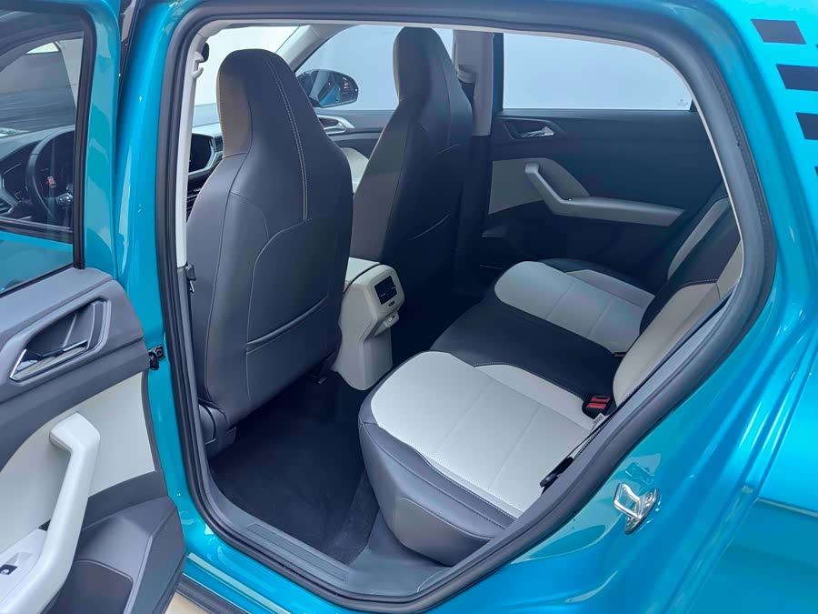 Volkswagen T-Cross 2022 car image #11