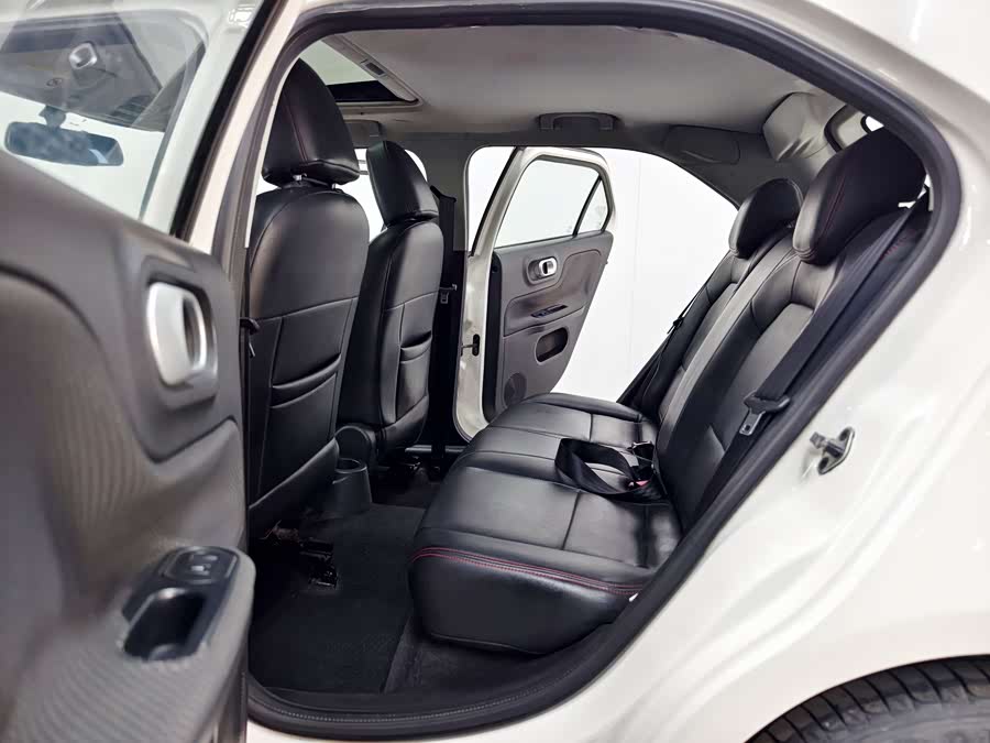 MG 3 2015 car image #11