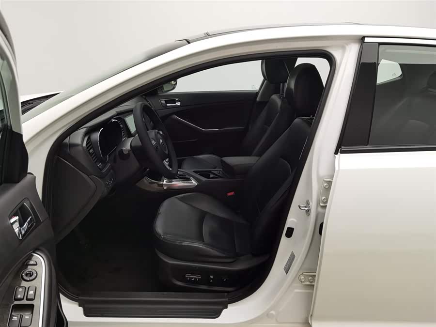 Kia K5 2015 car image #11