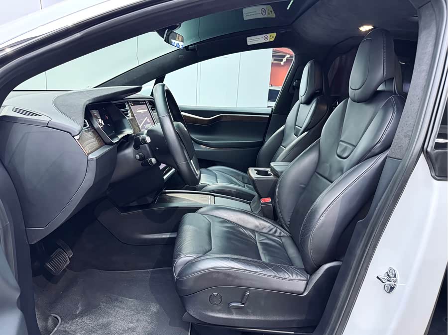 Tesla Model X 2017 car image #11